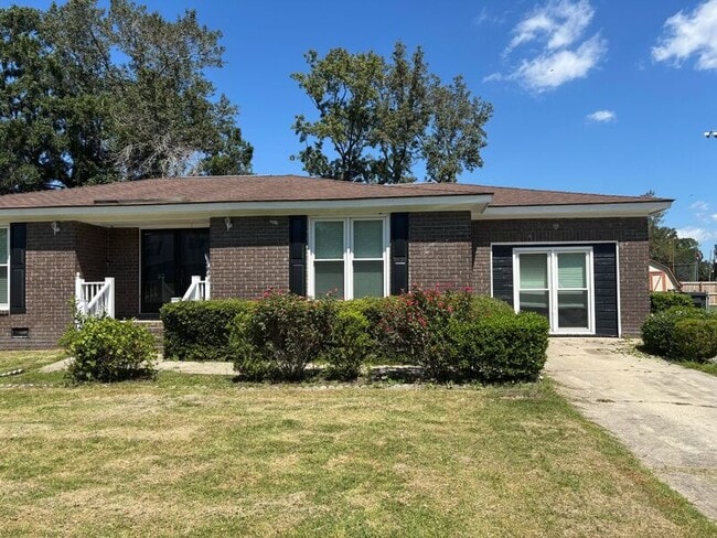 Building Photo - 20 Falkirk Dr