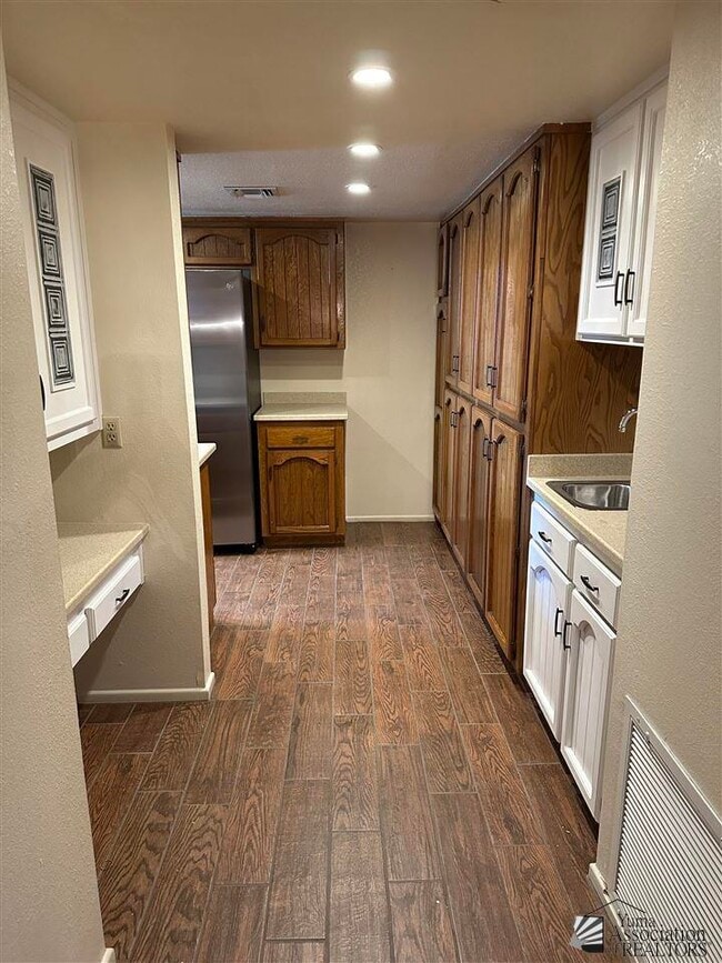 Building Photo - 2662 S Los Amigos Dr