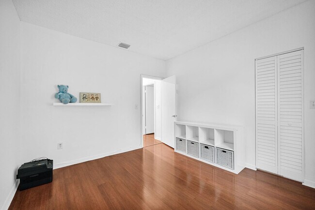 Building Photo - 21385 Marina Cove Cir