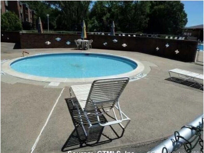 pool areaz - 951 High Path Rd