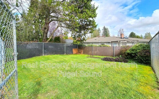 Building Photo - 2403 117th Ave NE