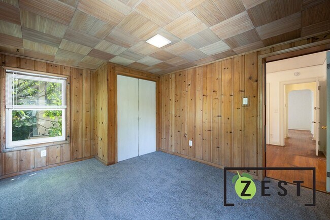 Building Photo - 17352 Roselawn St