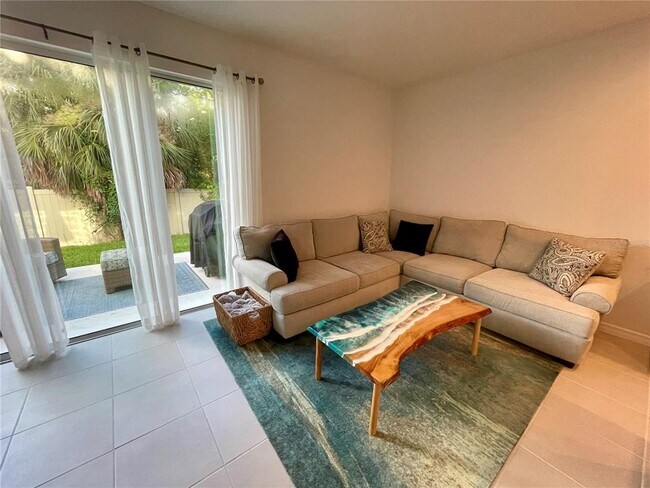 Building Photo - 6417 Fairmont Ln