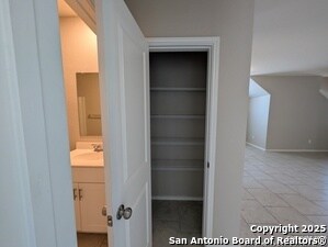 Building Photo - 10330 Gibbons Creek
