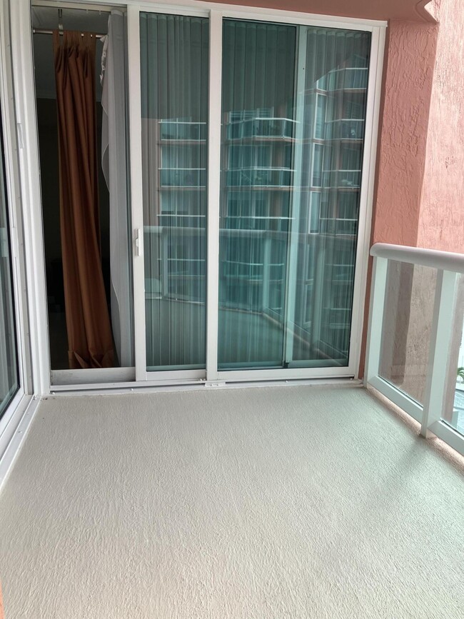 Building Photo - 3370 Hidden Bay Dr