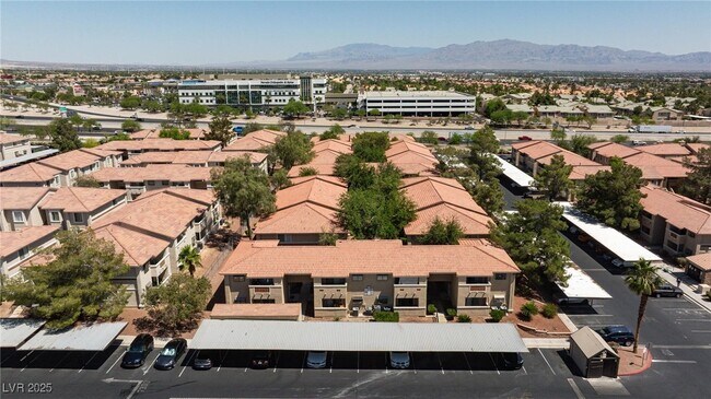 Building Photo - 7300 W Pirates Cove Rd