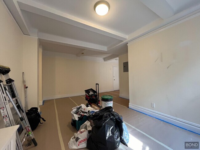 Building Photo - 115 E 92nd St