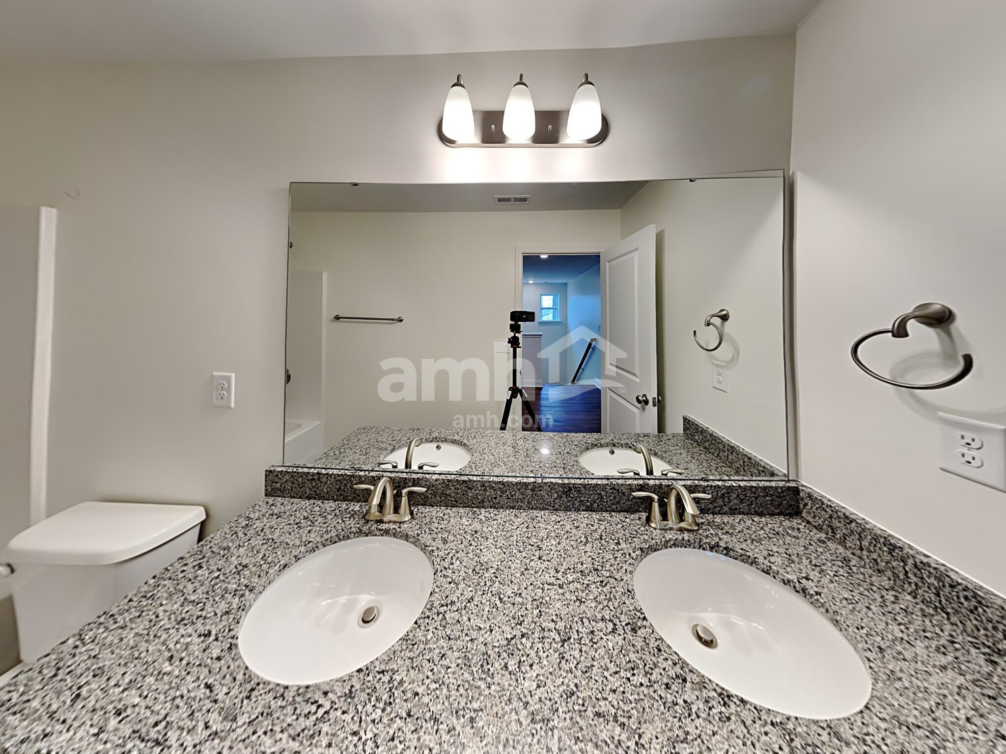 Building Photo - 5603 Cuba Rd