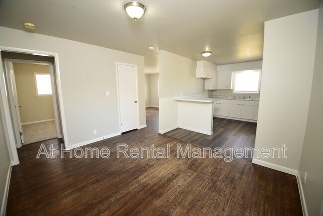 Building Photo - 10219 E 7th St