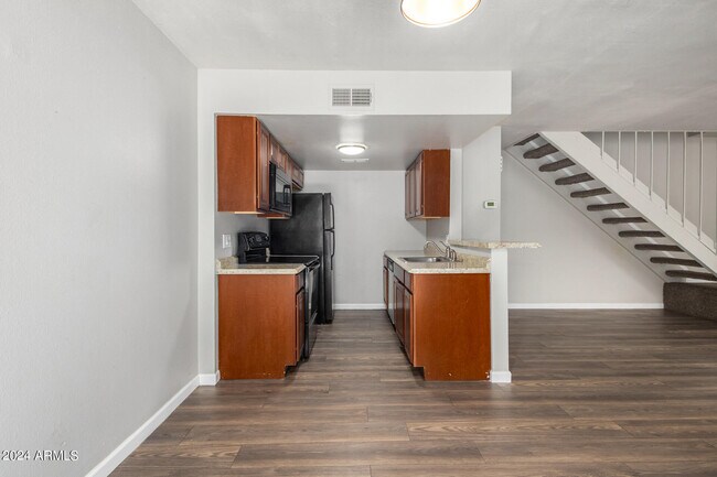 Building Photo - 17034 E Calle Del Oro