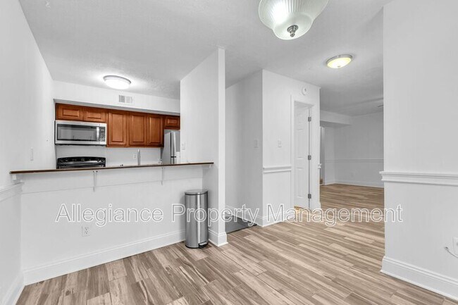 Building Photo - 90 Adams Dr NE