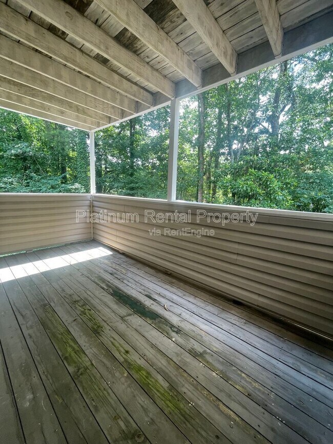 Building Photo - 402 Wynnes Ridge Cir SE