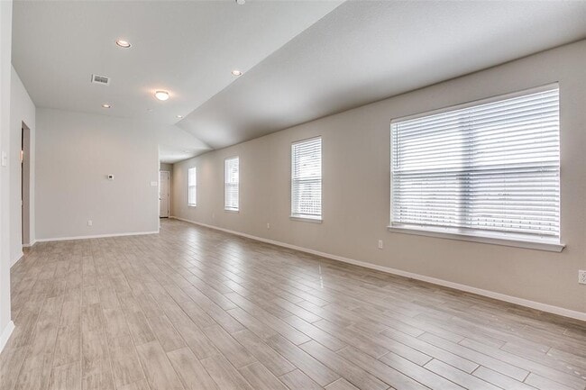 Building Photo - 2800 Joe Dimaggio Blvd