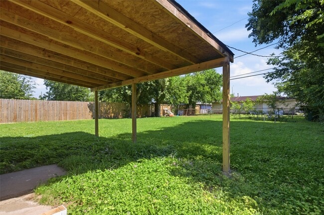 Building Photo - 5622 Woodgreen St