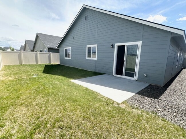 Building Photo - $500.00 MOVE IN CREDIT! Stunning Modern Home in Desirable Star, Idaho