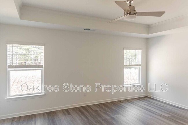 Building Photo - 3378 Skyland Dr