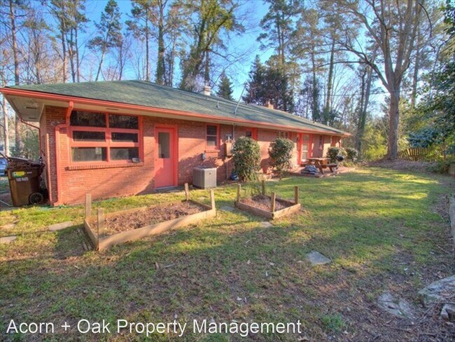 Building Photo - 3 br, 2 bath House - 107 W. Woodridge Dr.