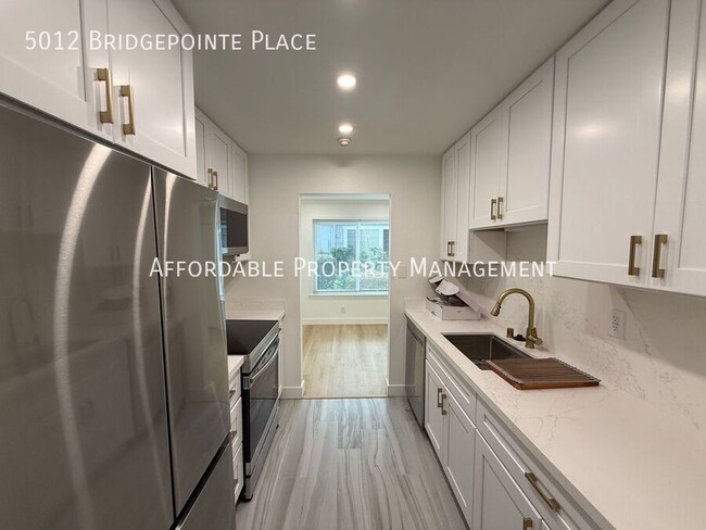 Building Photo - 5012 Bridgepointe Pl