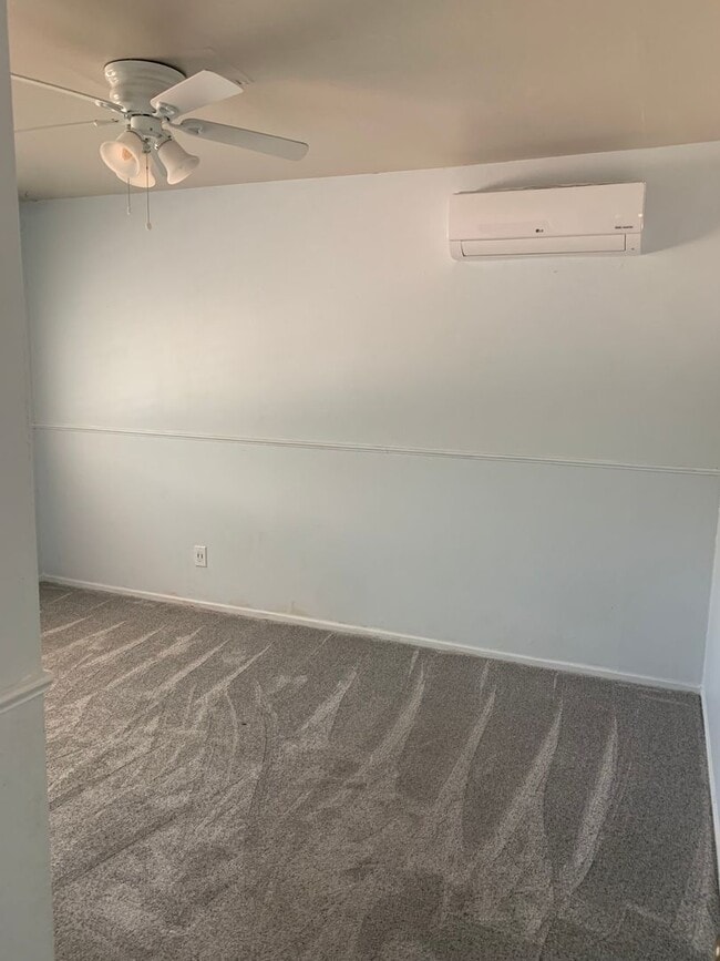 Building Photo - Updated 3 Bedroom Home Near Chestnut Park