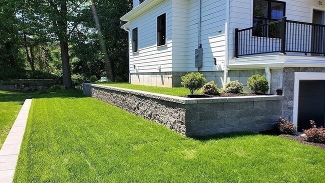 Building Photo - 35 John St