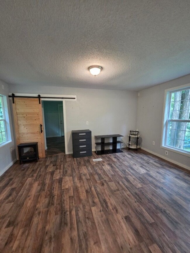 Building Photo - $1,500 - 2 Bedroom / 1 Bath with Large Covered Deck in Tatham Mountain Park