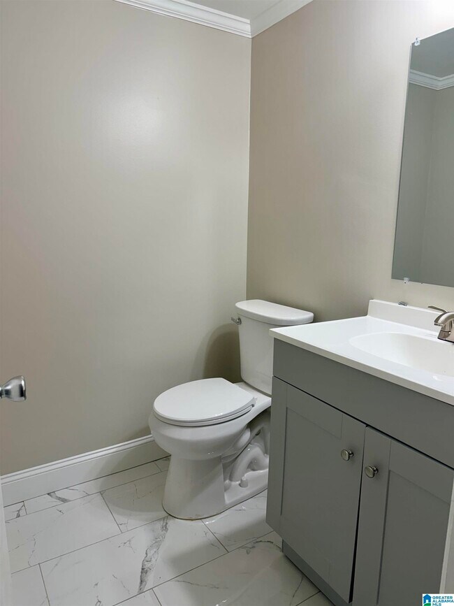 Building Photo - 313 Heath Dr