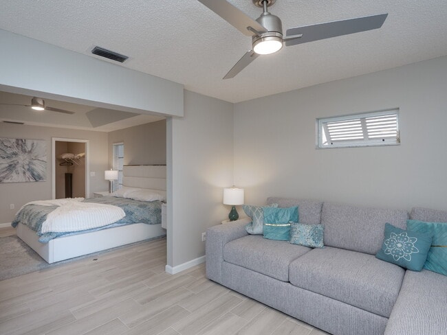 Building Photo - Turkey Furnished 3 Bed Pool Home in Venice