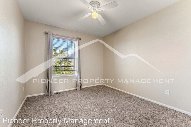 Building Photo - 3 br, 2.5 bath House - 12784 Jasmine St Un...