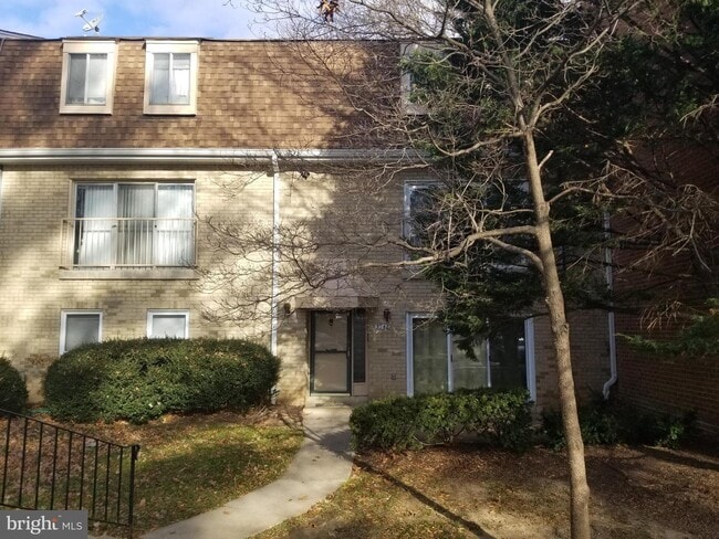 Building Photo - 3748 Persimmon Cir