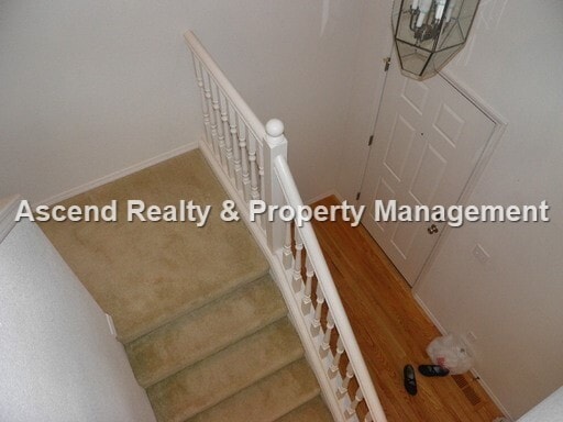 Building Photo - Available NOW! Small Pet OK Great Bethany Location Fenced Yard Quick Access to Nike, Columbia Spo...