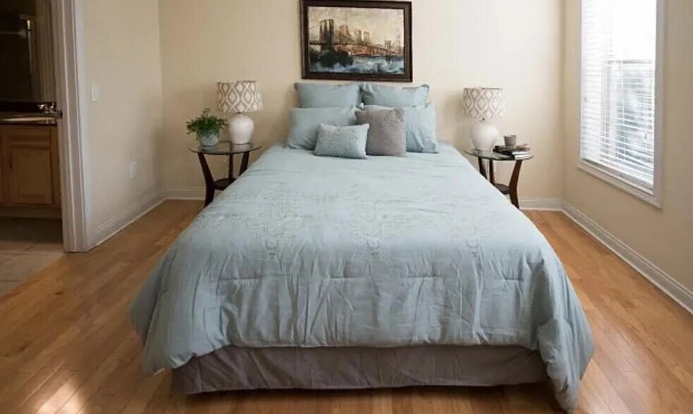 Building Photo - 214 Stetson St