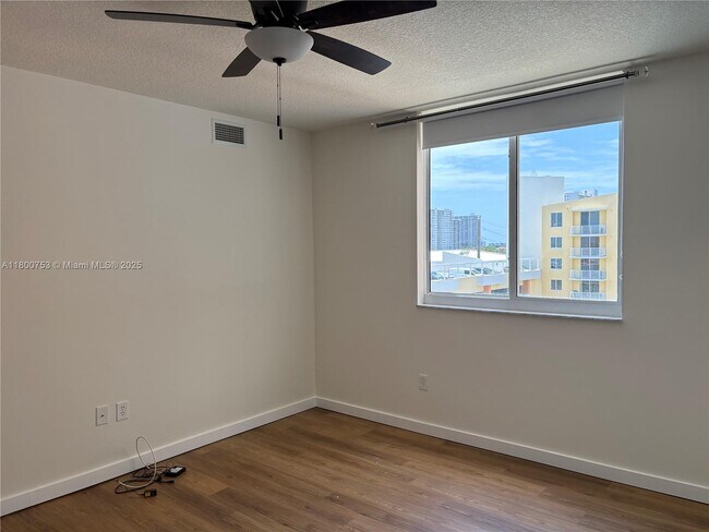 Building Photo - 2775 NE 187th St