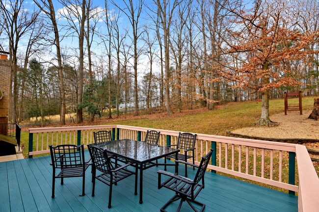 Building Photo - 13440 Carriage Hill Dr