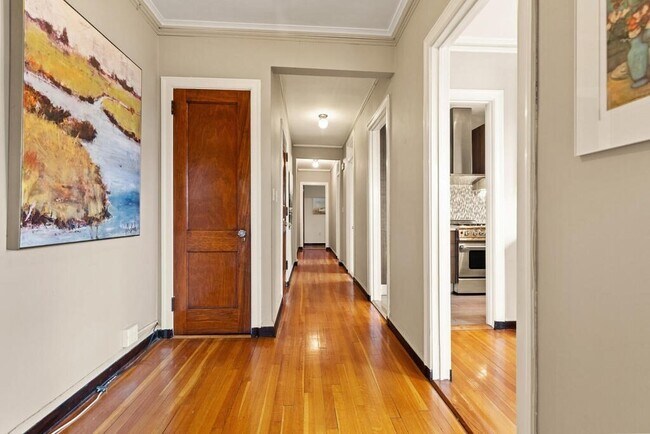 Building Photo - 3 Arlington St