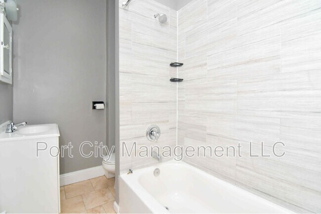 Building Photo - 5 S Wickham Rd