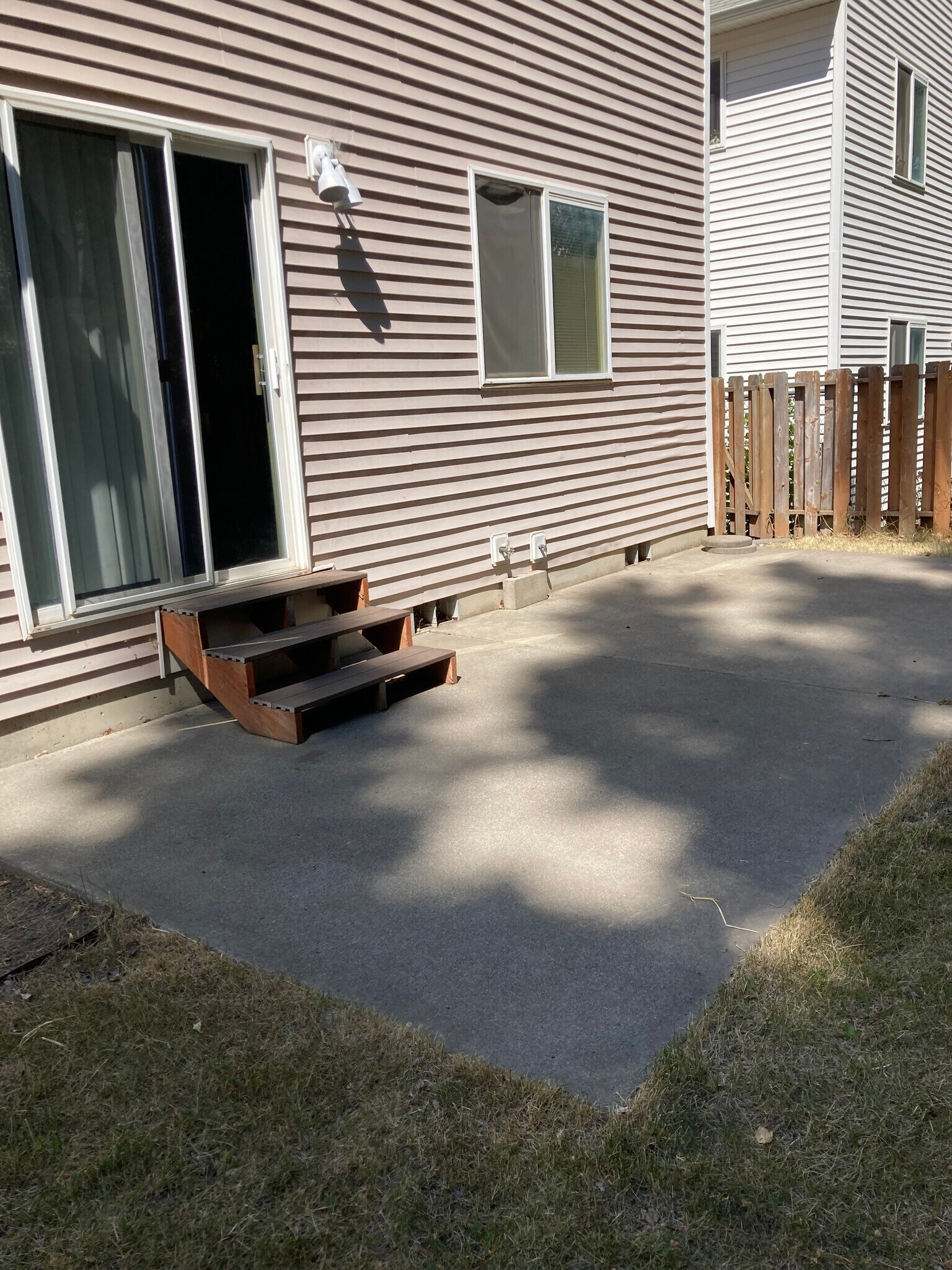 Extended patio - 333 NW Parr Dr