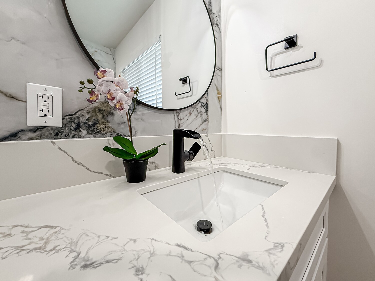 Building Photo - 717 Watson Ave