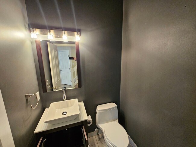 Building Photo - THREE SHIPS LANDING