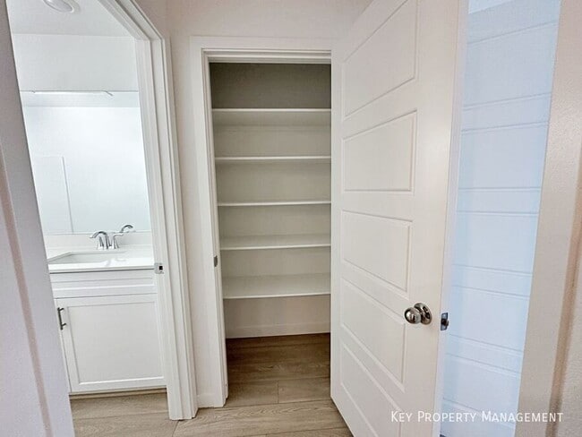 Building Photo - 4241 Vivenda St