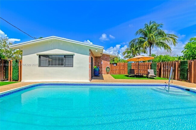 Building Photo - 1204 NE 7th St