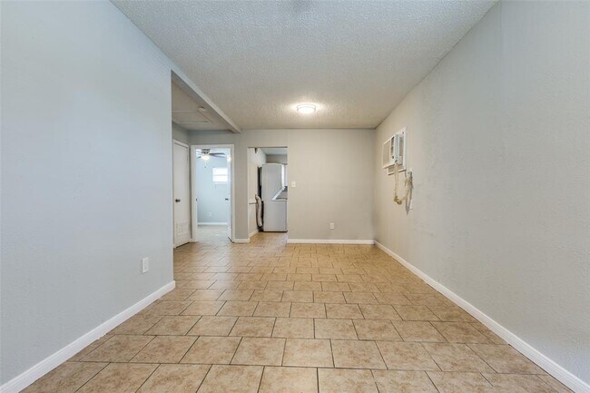Building Photo - 4812 Cruse Rd