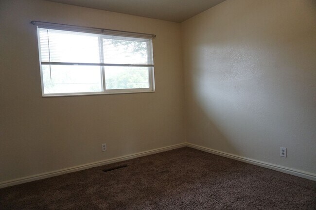 Building Photo - 2564 S 700 E