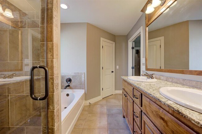 Building Photo - 2101 Kendal Ct