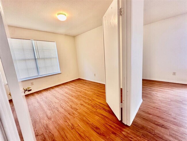 Building Photo - 17204 Ardisia Dr