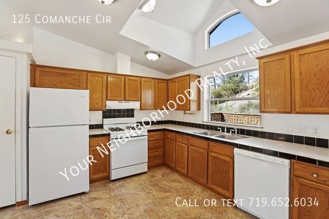 Building Photo - 125 Comanche Cir