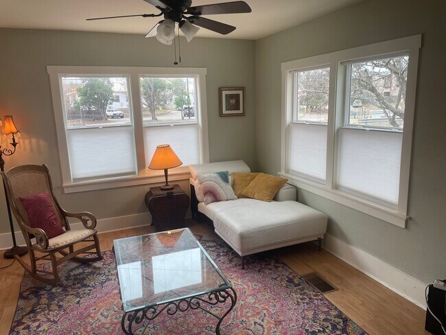 Building Photo - 1120 Aransas St