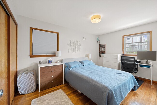 Building Photo - 32 E 36th St