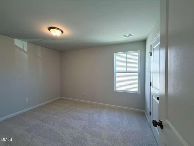 Building Photo - 2008 English Saddle Ln