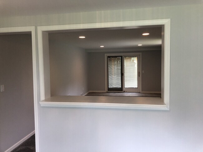 Building Photo - 104 Linden