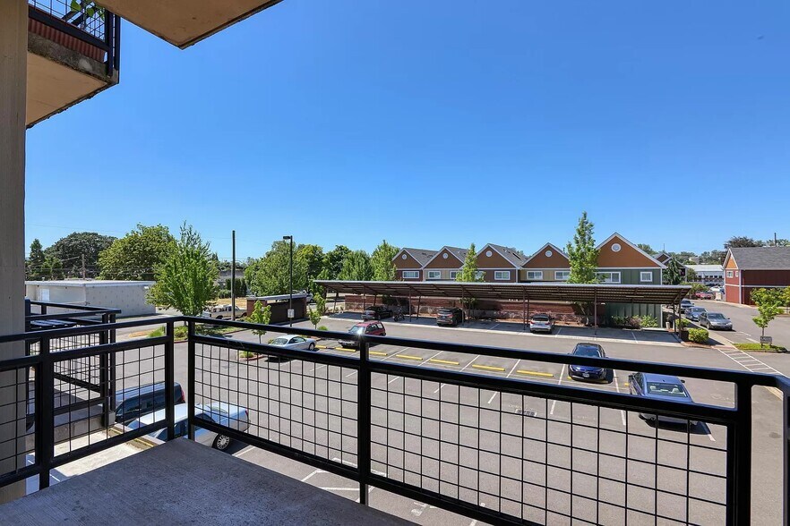 Building Photo - 1127 Broadway St NE